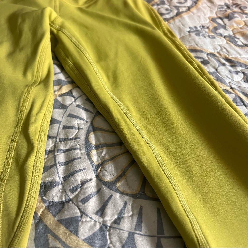 Lululemon Align High Rise 25”, Yellow Pear, size 6 - Picture 6 of 11